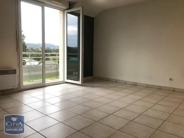 Appartement à louer 2 pièces 47.41m² Rumilly (74150)
