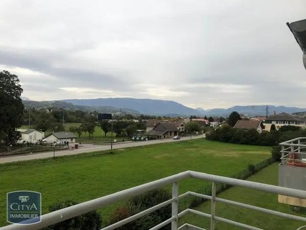 Appartement à louer 2 pièces 47.41m² Rumilly (74150)