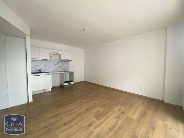 Appartement à louer 3 pièces 55.73m² Lucé (28110)