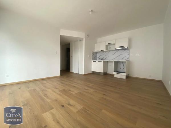 Appartement à louer 3 pièces 55.73m² Lucé (28110)