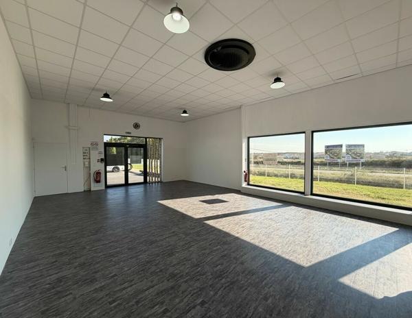 BUREAUX À LOUER 110 M² – OPEN SPACE – CLIMATISATION – ACCÈS PLAIN-PIED