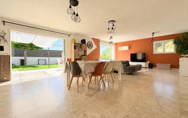 Maison à vendre    5 pièces •  Aramon