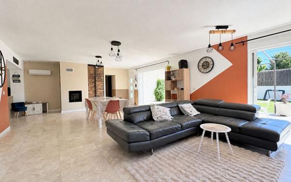 Maison à vendre    5 pièces •  Aramon