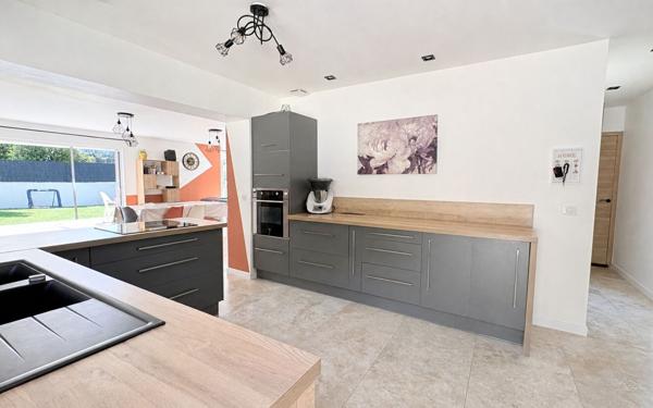 Maison à vendre    5 pièces •  Aramon