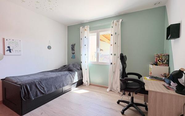 Maison à vendre    5 pièces •  Aramon
