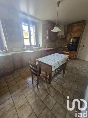 Maison 11 pièces de 272 m² à Dormans (51700)