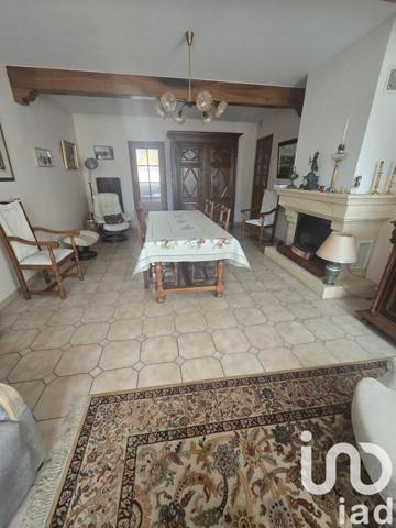 Maison 11 pièces de 272 m² à Dormans (51700)