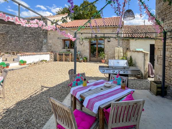Maison à vendre à Chef-Boutonne (79110) - Deux-Sèvres