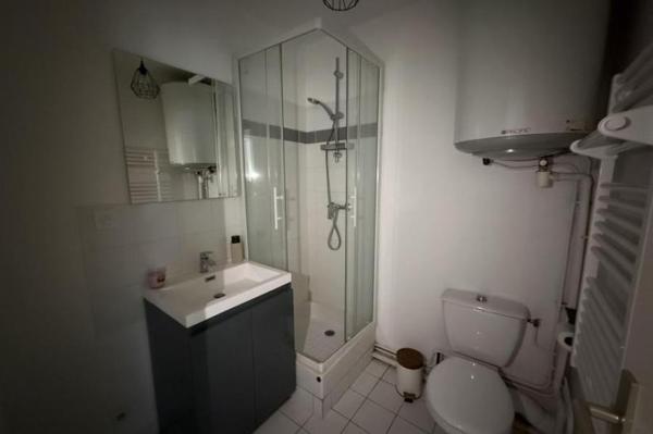 Location - Appartement 1 pièces 20 m 2 SABLE SUR SARTHE (72300)