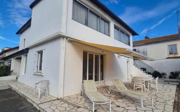 Maison à vendre    5 pièces • 193 m2 Boucau
