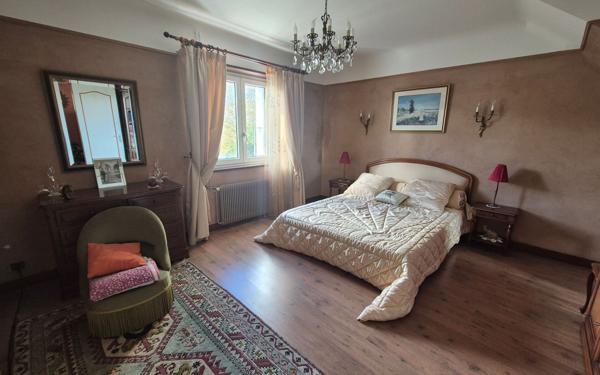 Maison à vendre    5 pièces • 193 m2 Boucau