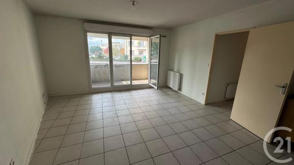 Appartement T3 à vendre  3 pièces - 65 m 2   ST FONS  - 69