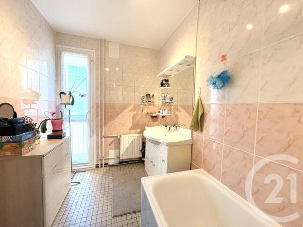 Appartement T3 à vendre  3 pièces - 65 m 2   ST FONS  - 69