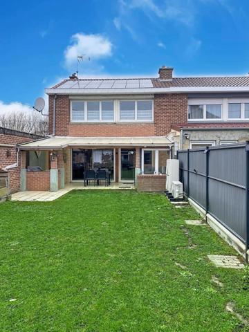 MAISON SEMI-INDIVIDUELLE AVEC GARAGE