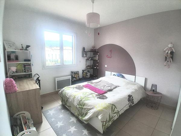 Villa contemporaine - 70 m² pièce de vie - 4 ch