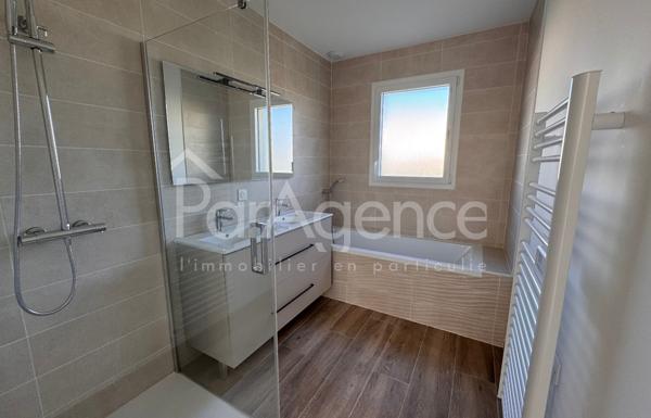 Maison plain-pied Spacieuse et lumineuse