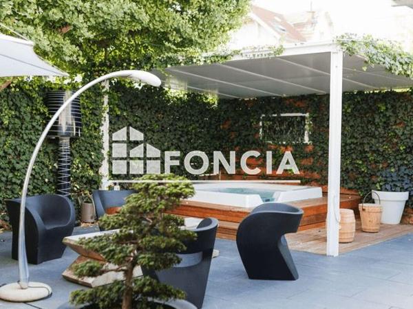 À vendre Maison 8 pièces 330 m² - Grenoble 38100