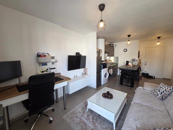 Appartement à vendre 2 pièces MEYZIEU (69)