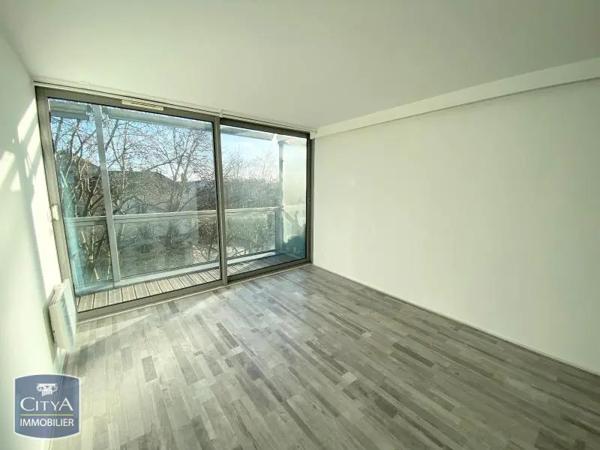 Appartement à louer 2 pièces 48.98m² Tours (37000)