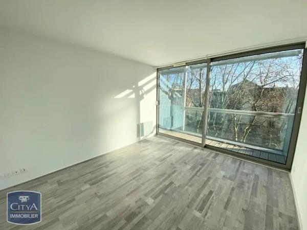 Appartement à louer 2 pièces 48.98m² Tours (37000)