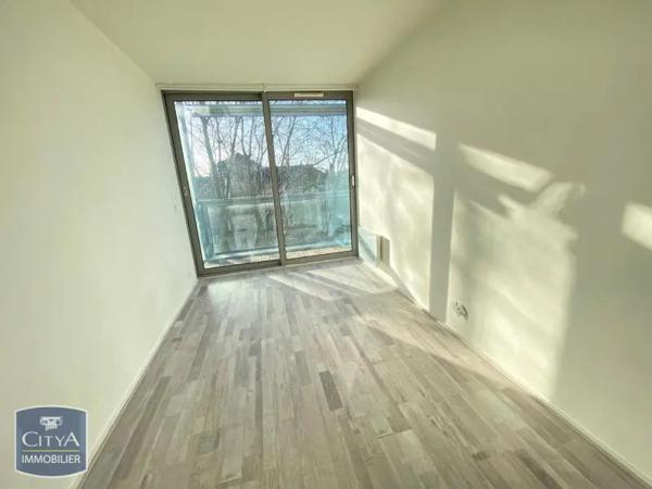 Appartement à louer 2 pièces 48.98m² Tours (37000)