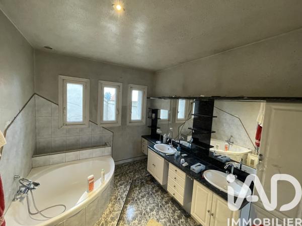 Maison à vendre 7 pièces 229 m² Roanne