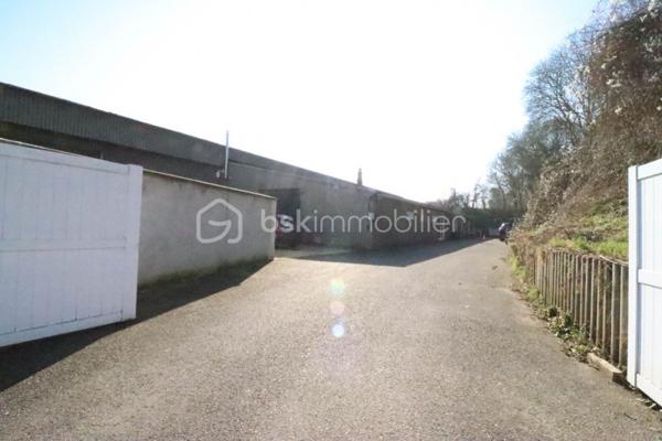 Local d'activité de 300 m²