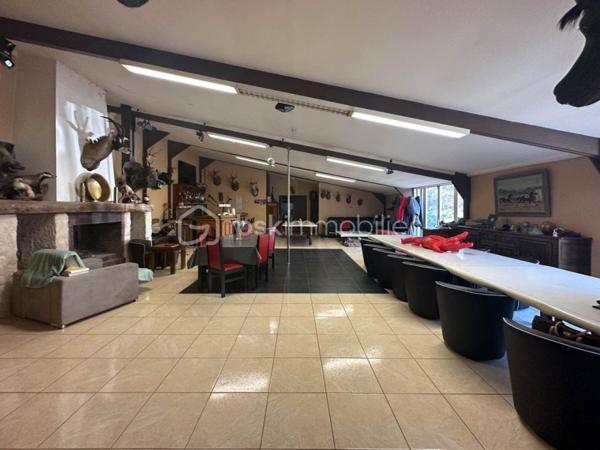 Local d'activité de 300 m²