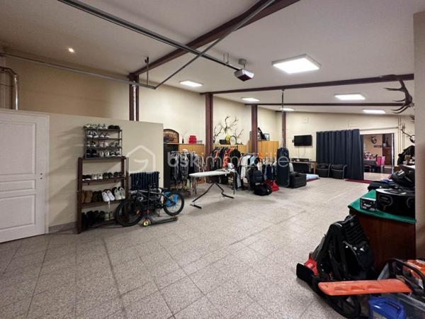 Local d'activité de 300 m²