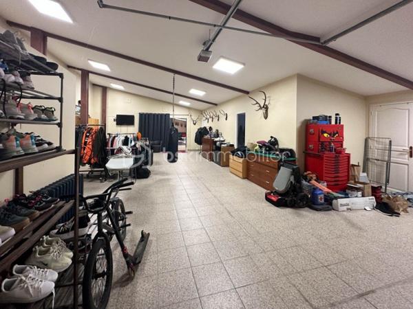 Local d'activité de 300 m²