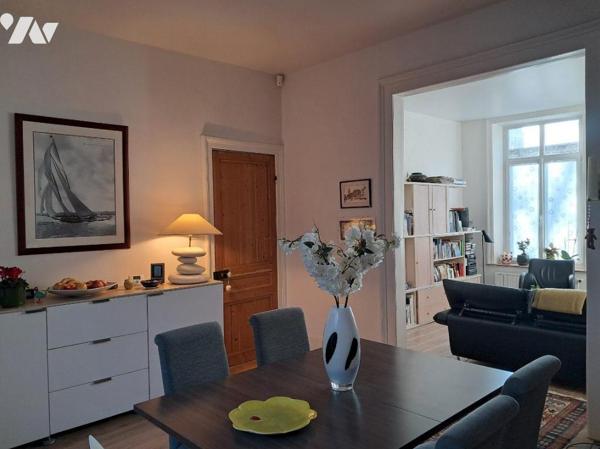 A VENDRE MAISON DE CARACTERE BIEN ENTRETENUE PROX DES ECOLES, LYCEES, COMMERCES