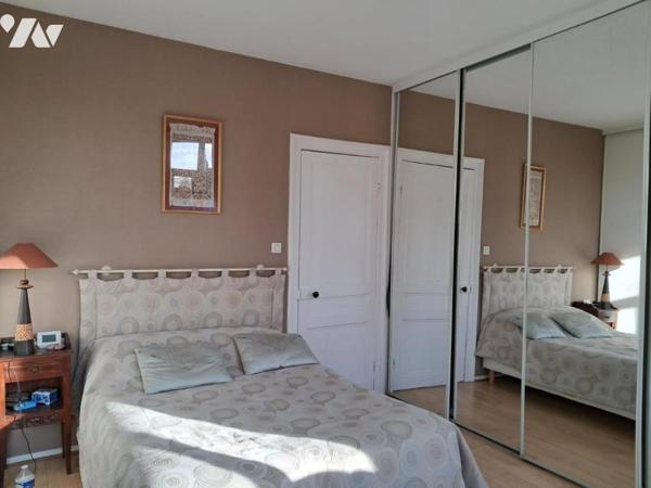 A VENDRE MAISON DE CARACTERE BIEN ENTRETENUE PROX DES ECOLES, LYCEES, COMMERCES