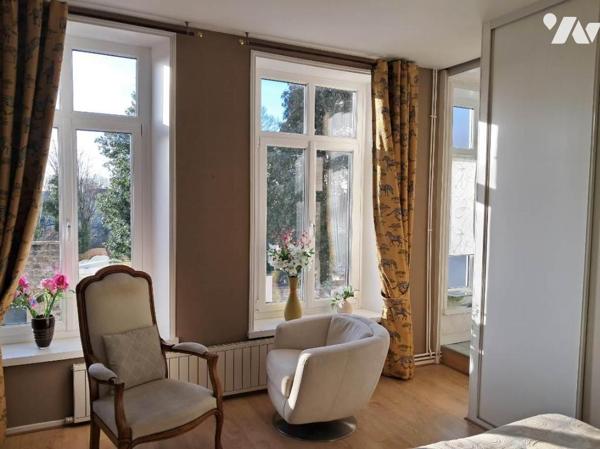 A VENDRE MAISON DE CARACTERE BIEN ENTRETENUE PROX DES ECOLES, LYCEES, COMMERCES