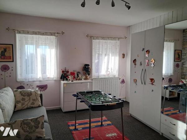 A VENDRE MAISON DE CARACTERE BIEN ENTRETENUE PROX DES ECOLES, LYCEES, COMMERCES