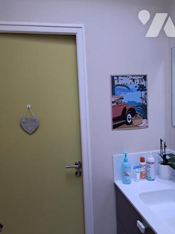 A VENDRE MAISON DE CARACTERE BIEN ENTRETENUE PROX DES ECOLES, LYCEES, COMMERCES