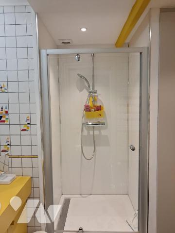 A VENDRE MAISON DE CARACTERE BIEN ENTRETENUE PROX DES ECOLES, LYCEES, COMMERCES