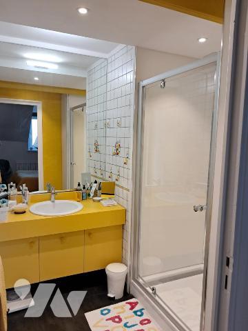 A VENDRE MAISON DE CARACTERE BIEN ENTRETENUE PROX DES ECOLES, LYCEES, COMMERCES