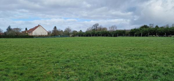 Terrain constructible de 931 m² (2162 m² possible)