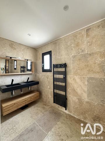 Maison à vendre 5 pièces 213 m² Générac