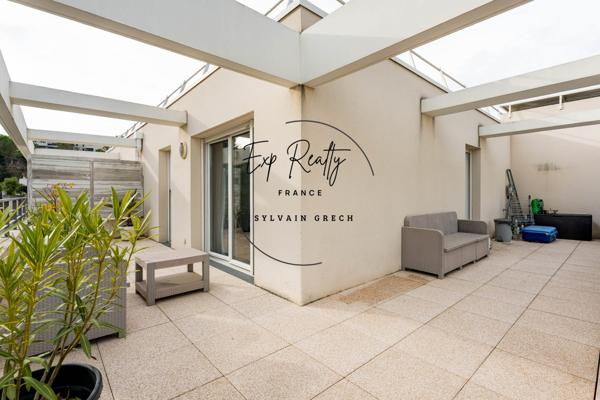 Tres beau T2 dernier étage + 3 places de parking