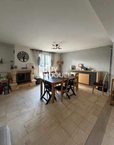 MAISON À VENDRE DE 10 PIÈCES DE 191,25 M²