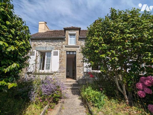 TOURLAVILLE - MAISON EN PIERRE ET JARDIN