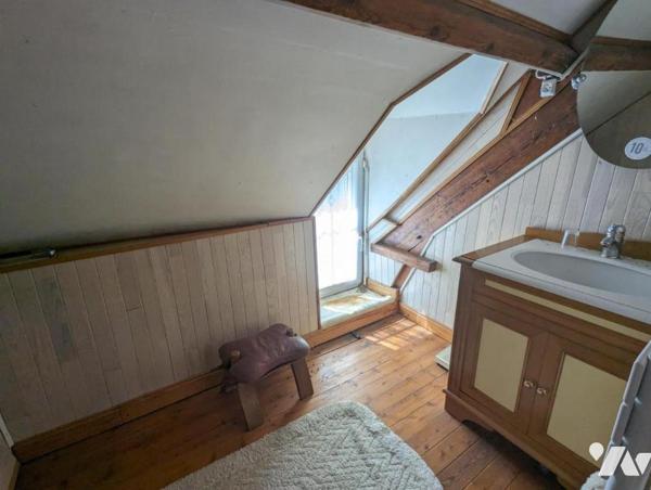 TOURLAVILLE - MAISON EN PIERRE ET JARDIN