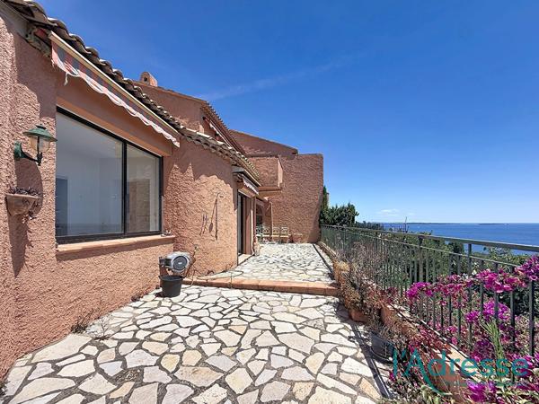 RARE ! Magnifique appartement-villa , VUE MER PANORAMIQUE THEOULE !