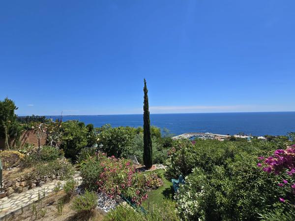 RARE ! Magnifique appartement-villa , VUE MER PANORAMIQUE THEOULE !