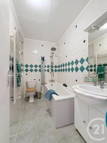 Maison à vendre  7 pièces - 233,70 m 2   ARLES SUR TECH  - 66