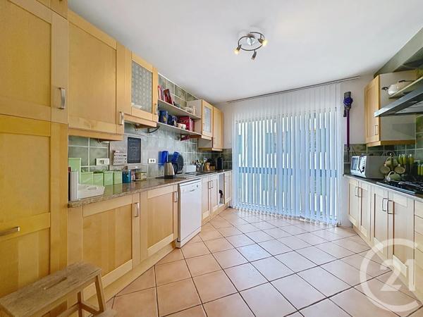 Maison à vendre  7 pièces - 233,70 m 2   ARLES SUR TECH  - 66