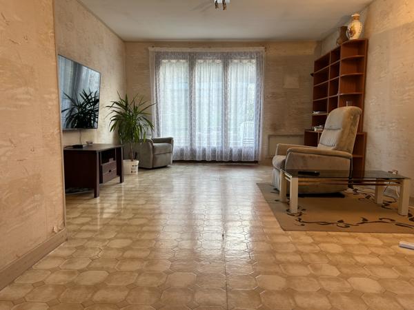 Villiers-sur-Morin (77580) Maison élevée sur sous-sol total hors sol, 3 chambres