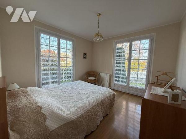 AURILLAC, quartier La Ponétie, sur 511m² de terrain, maison individuelle de plain pied comprena...