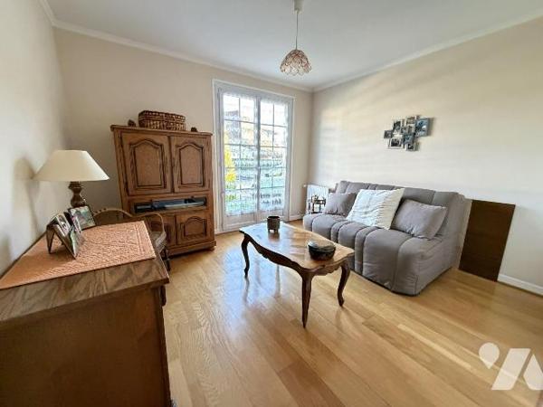 AURILLAC, quartier La Ponétie, sur 511m² de terrain, maison individuelle de plain pied comprena...
